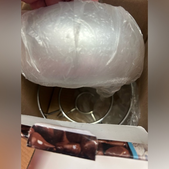 Hershey's Kisses Fondue Set Red Candy Chocolate Dessert Ceramic Warmer Pot - Picture 12 of 13